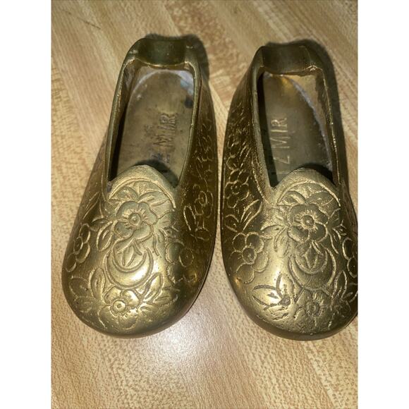 Vintage Set Of 2 Matching Izmir Brass Shoe Ashtray Vintage Incense Burner Ornate - Picture 7 of 7